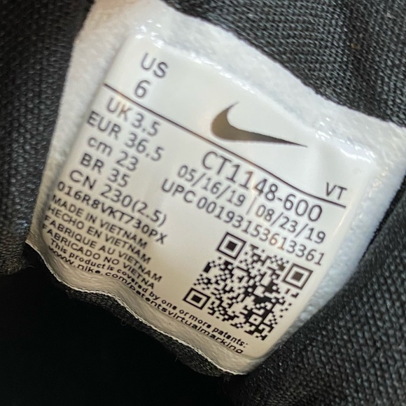 Red & hold air maxes. Only worn a couple times - Picture 3 of 3